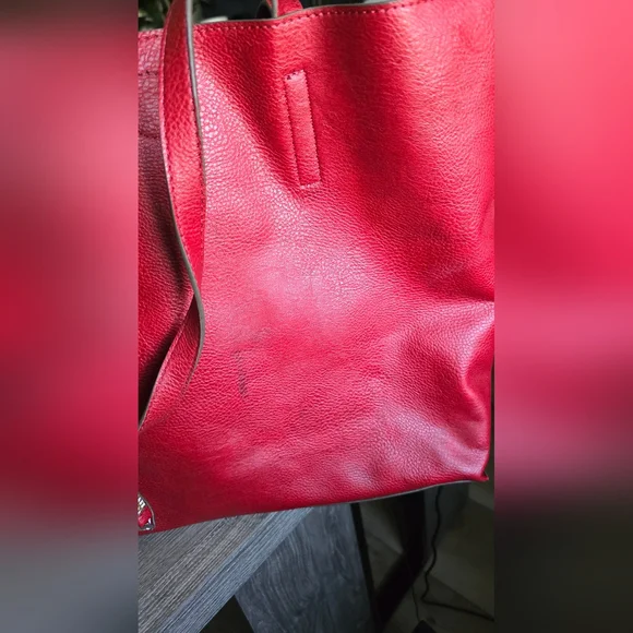 Red tote bag with attached floral clutch - Picture 8 of 10